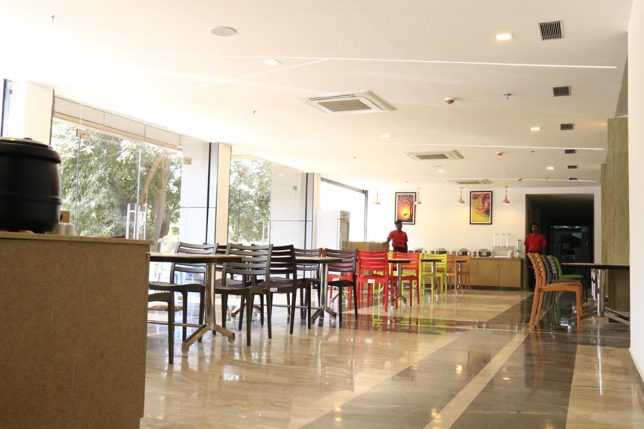 Cosmopolitan Hotels Madurai Exterior photo