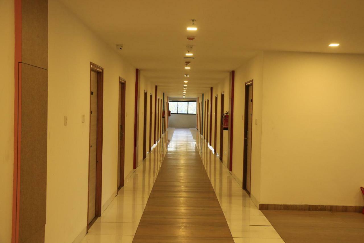 Cosmopolitan Hotels Madurai Exterior photo